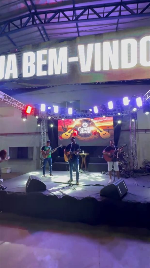 Banda tocando ao vivo na Copa Futebol Campeão