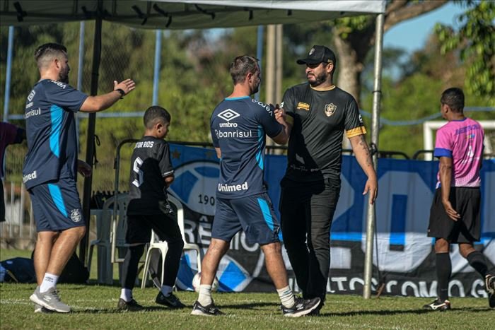 Goleiro defendendo na Copa Futebol Campeão 2025